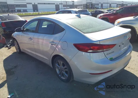 2017 Hyundai Elantra Value Edition z USA, uszkodzony, nr VIN KMHD84LF4HU427182